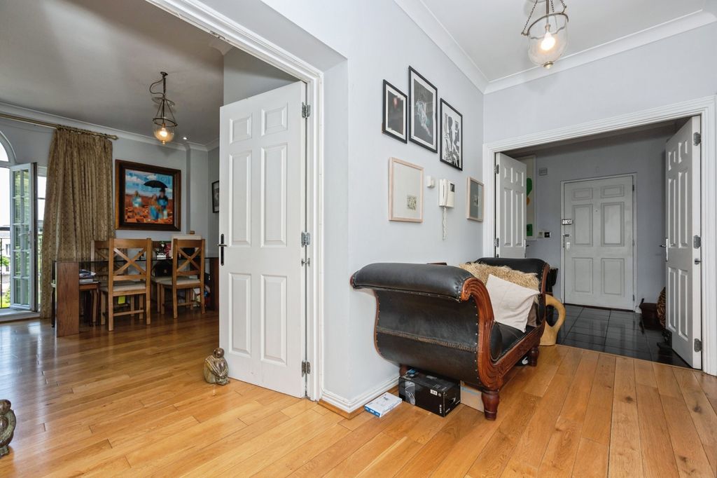 Property photo 3 of 15 Photo