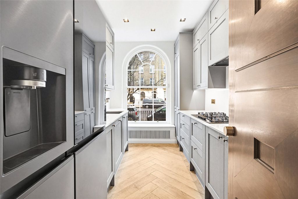 Property photo 2 of 17 Picture No. 08