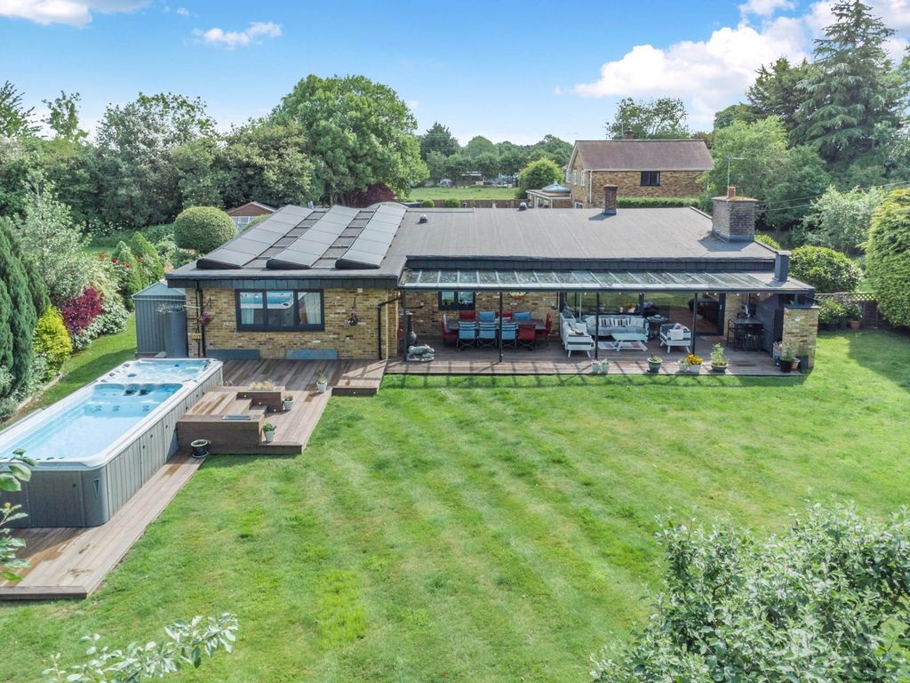 Property photo 2 of 34