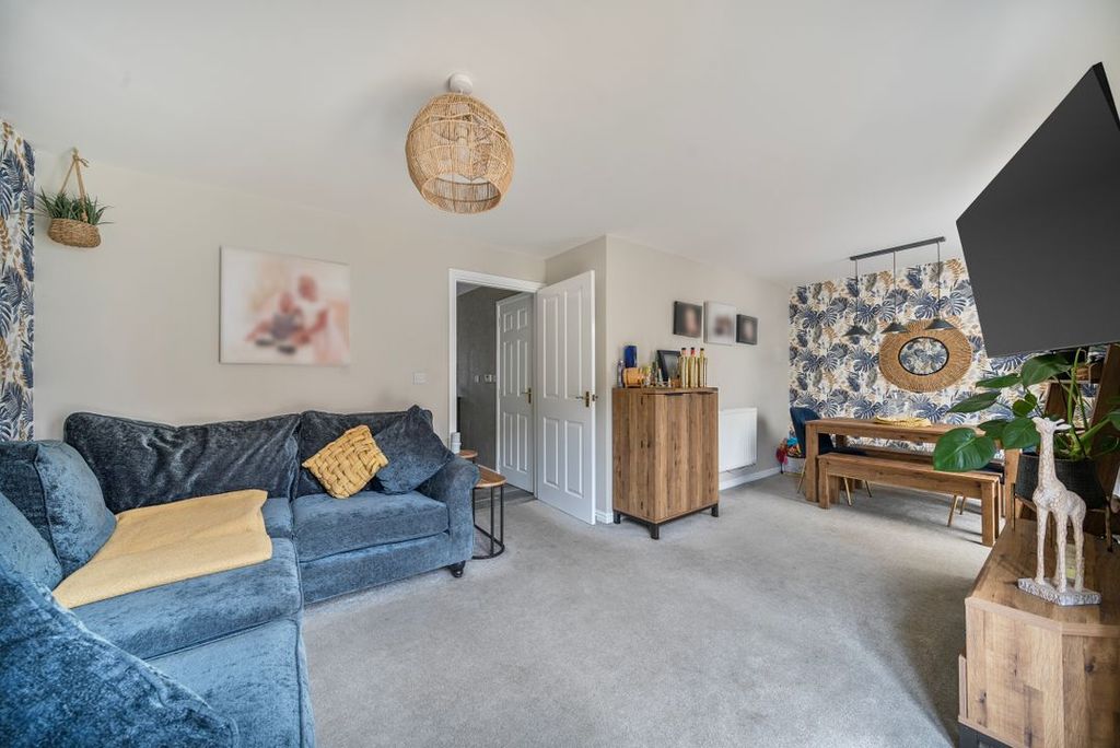 Property photo 3 of 21 13296579687F90Fa44A43