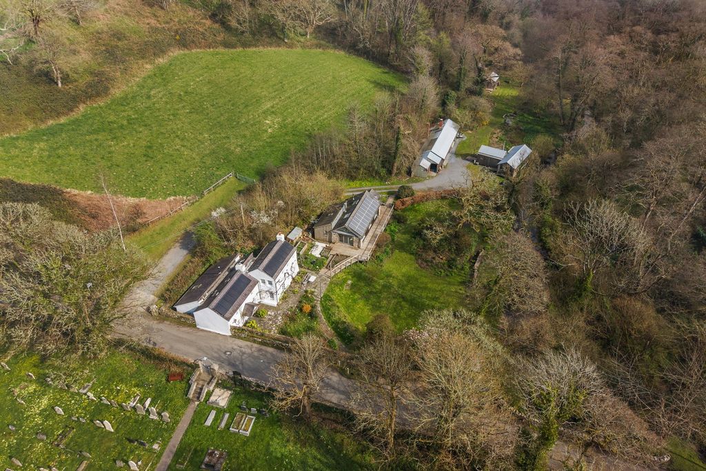 Property photo 3 of 42