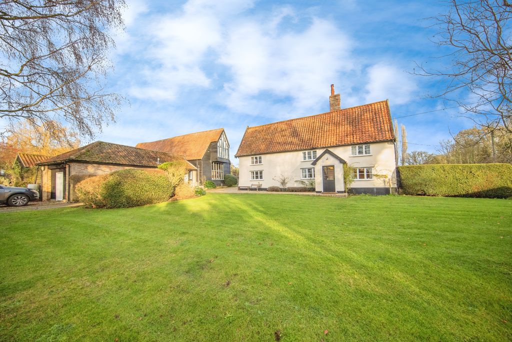 Property photo 1 of 55 Front