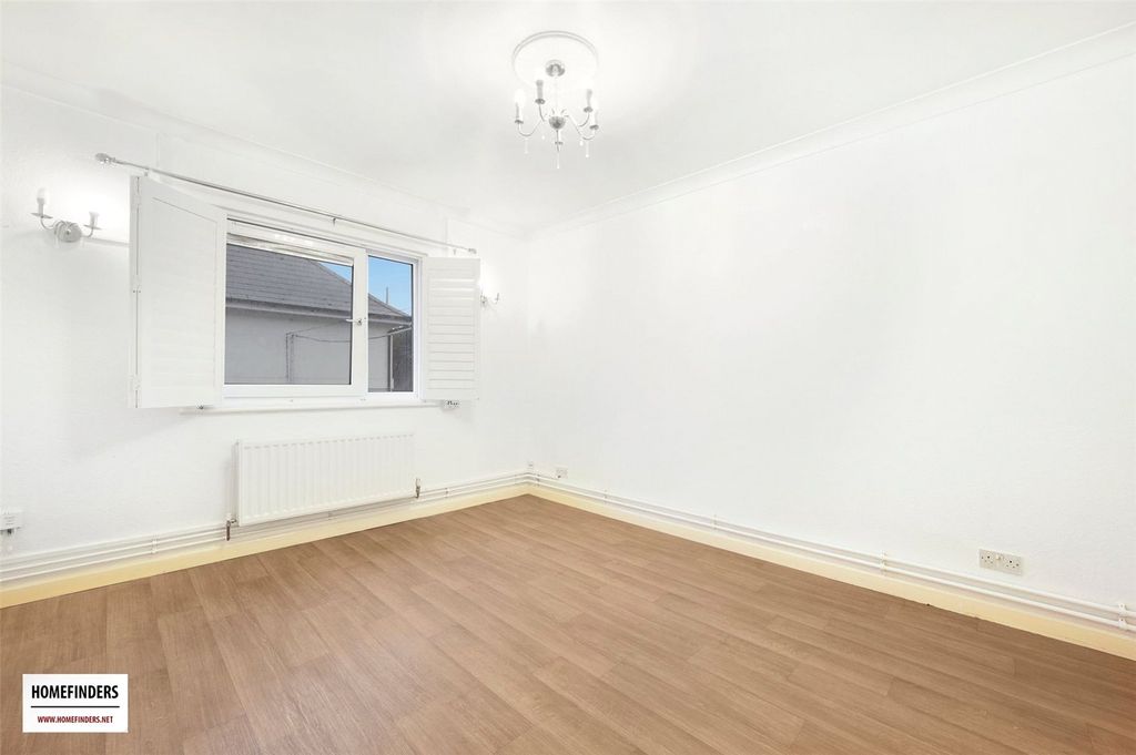 Property photo 2 of 15 Picture No. 13