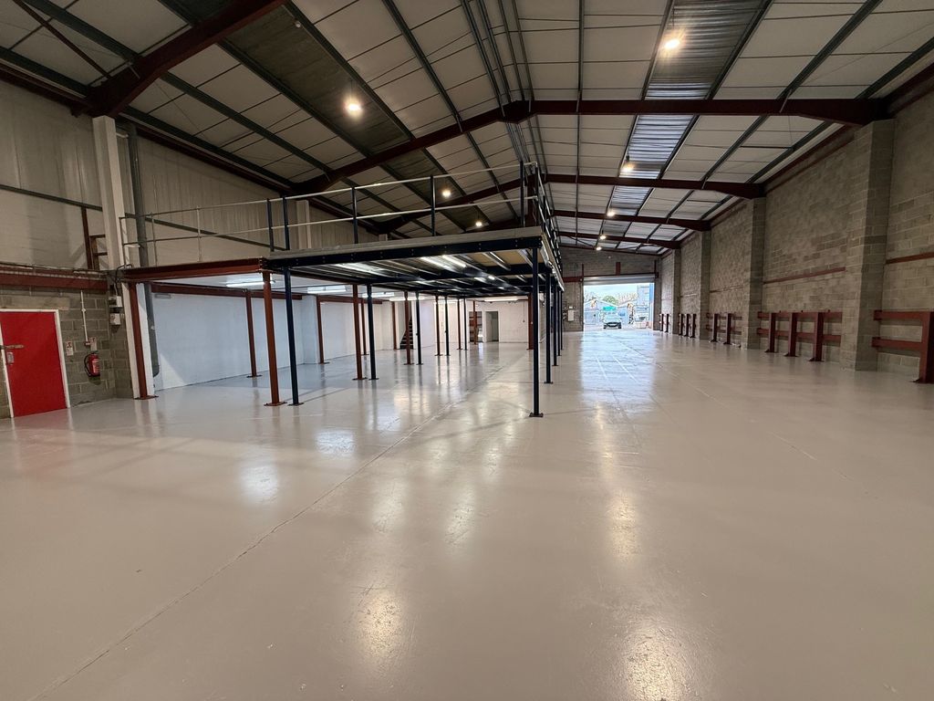 Property photo 3 of 17 Photo 21