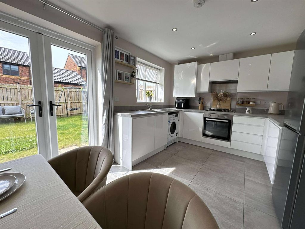 Property photo 3 of 18 494891006_1236778580612882_1141746738913086063_N.J