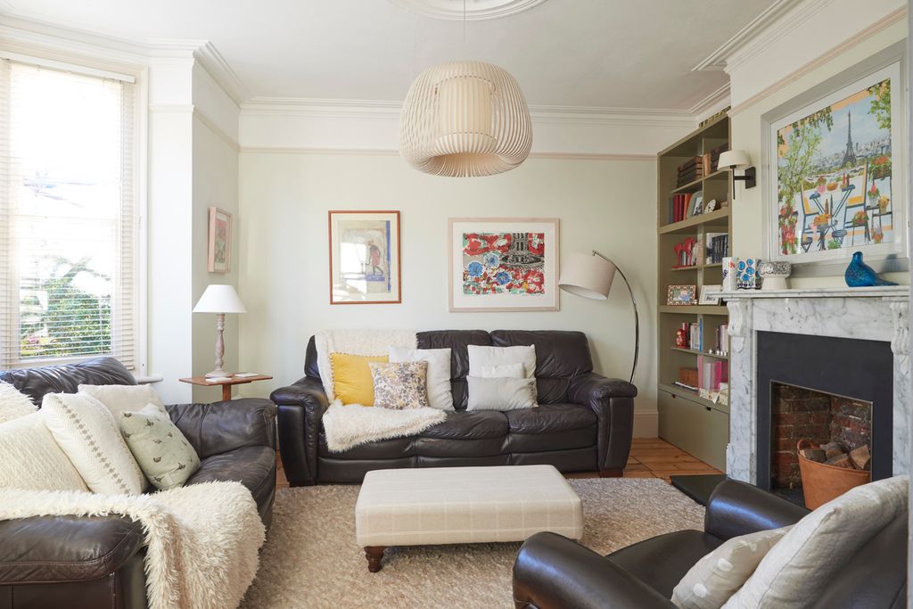 Property photo 3 of 11 Sitting Room