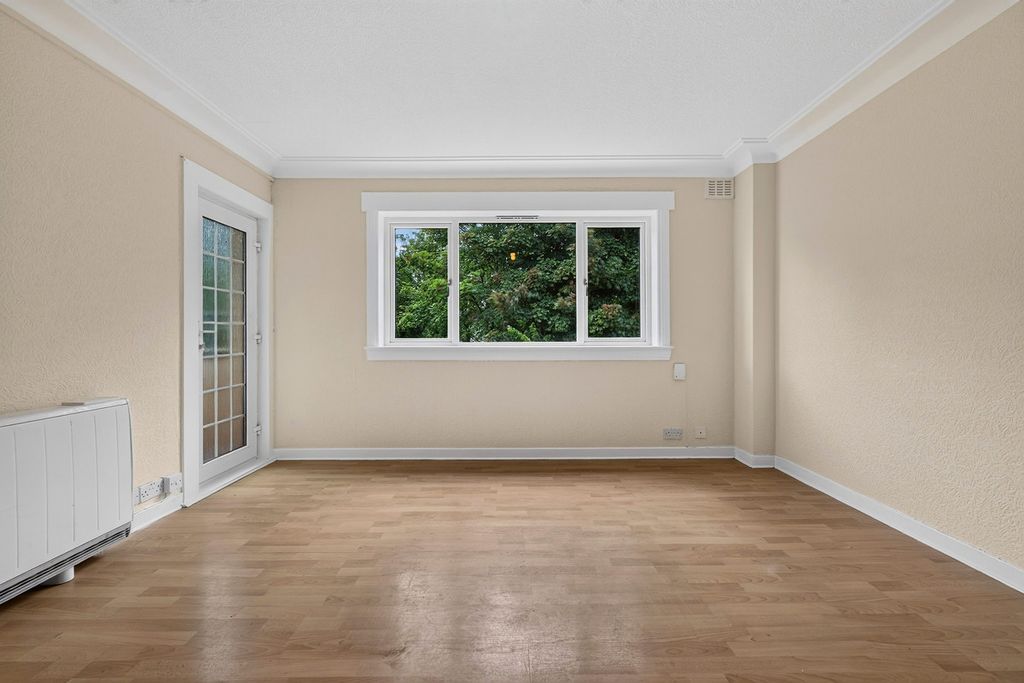 Property photo 2 of 30