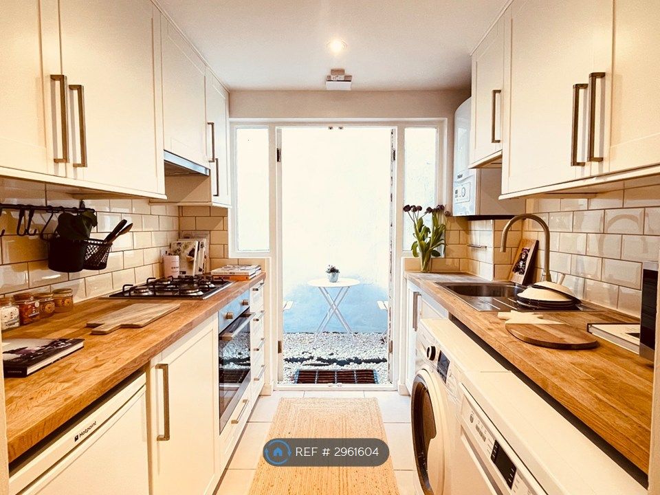 Property photo 2 of 16 Kitchen