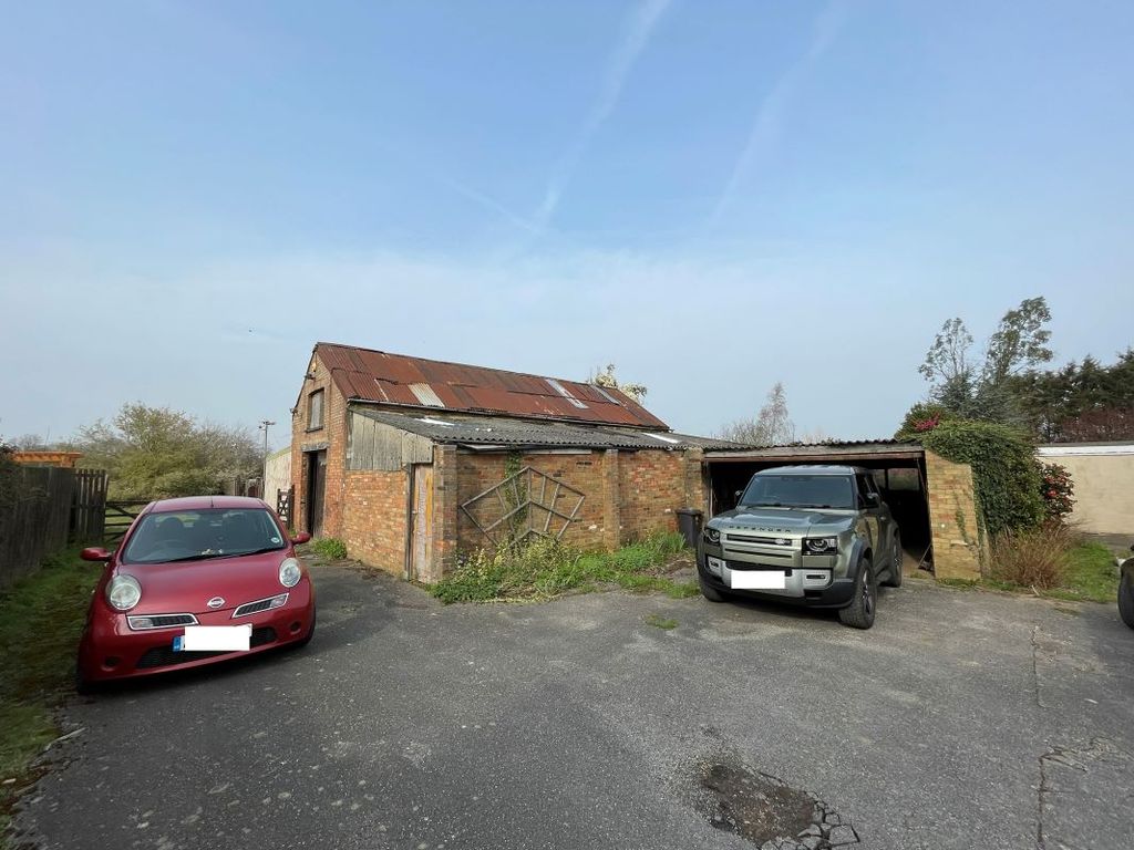 Property photo 3 of 36