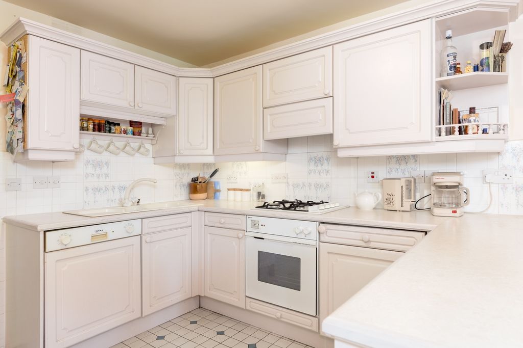 Property photo 2 of 11 Reception Room Kitchen (4)