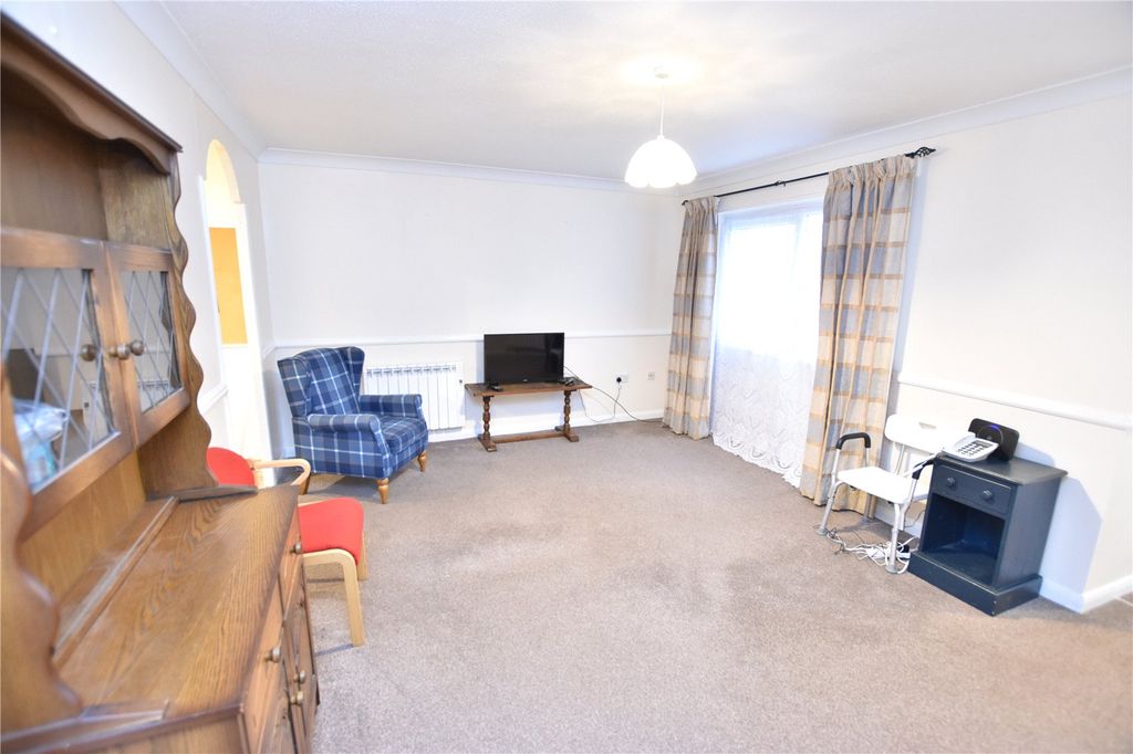 Property photo 3 of 10 Picture No. 04