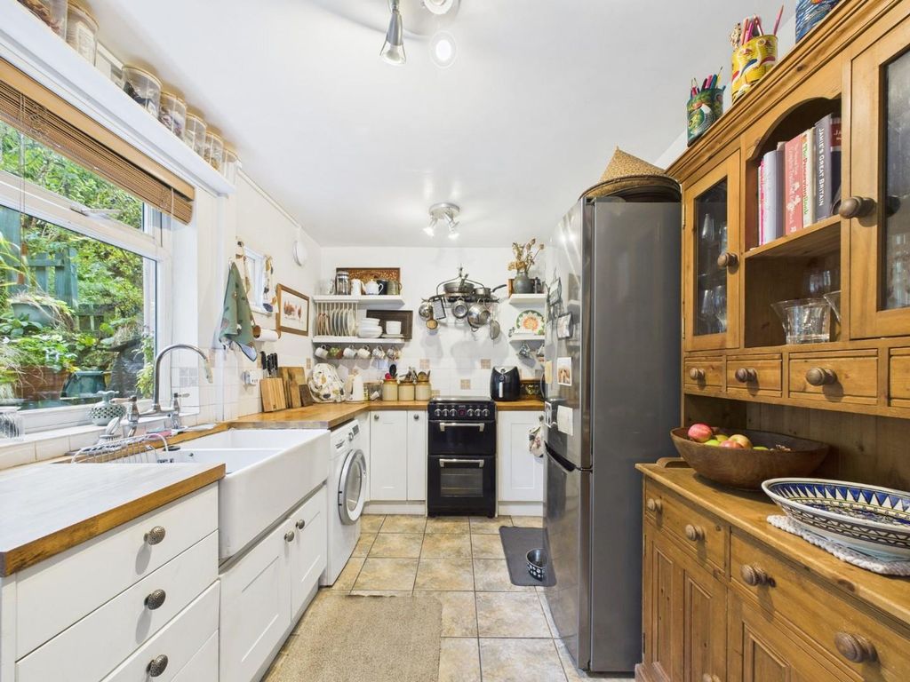 Property photo 2 of 43 Kitchen