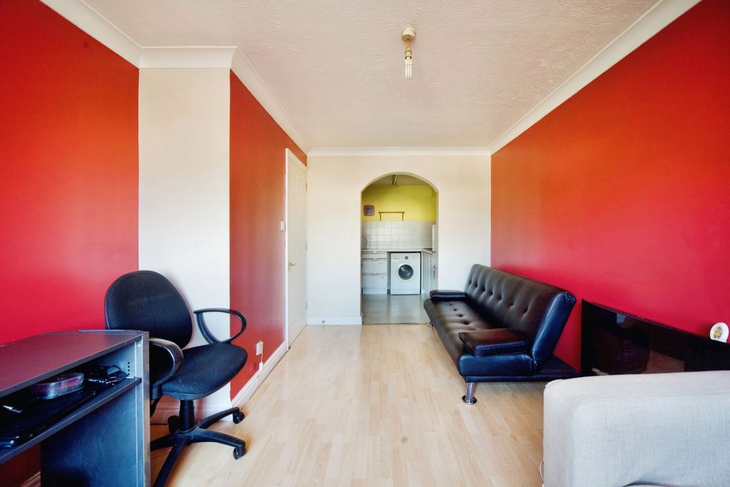 Property photo 3 of 14