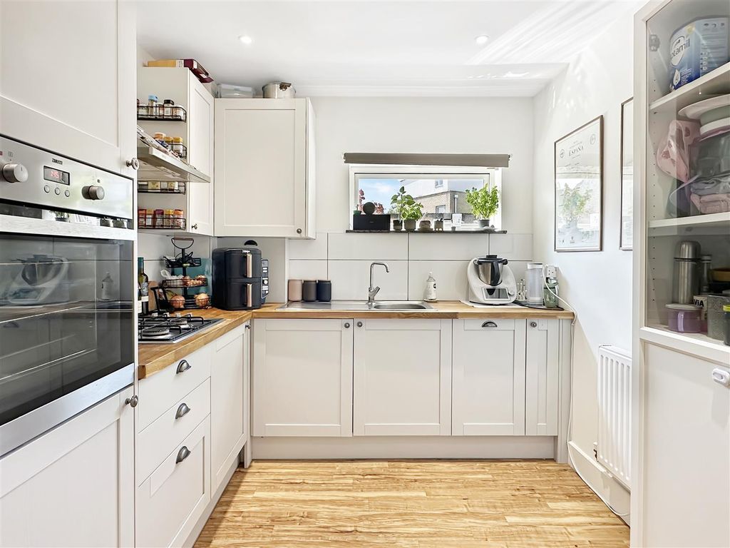 Property photo 2 of 17 Img (7).Jpg