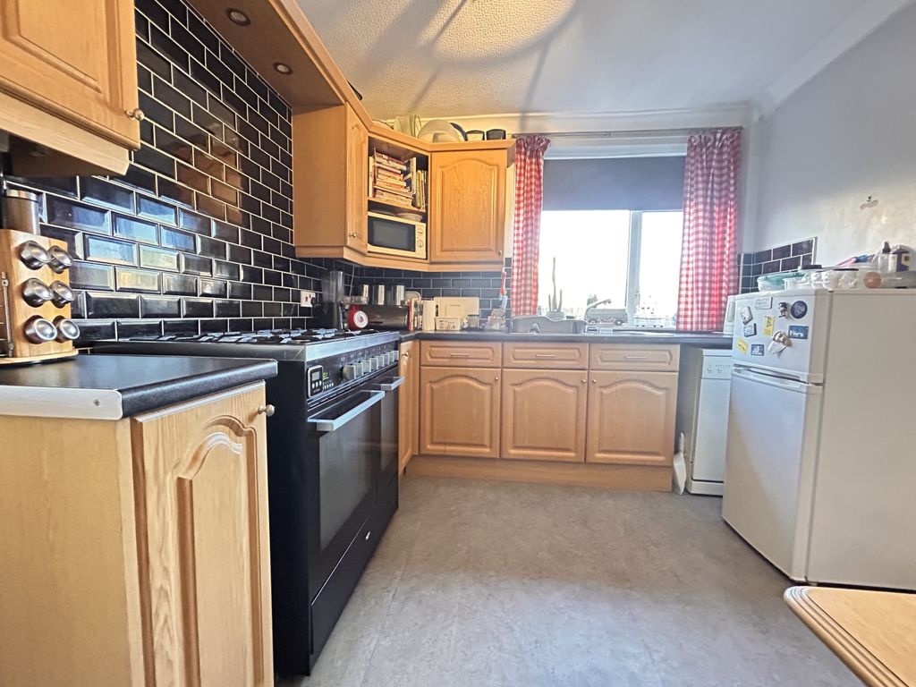 Property photo 3 of 15 Img_4859