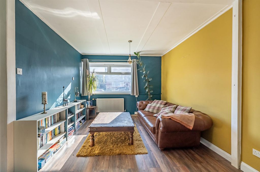 Property photo 2 of 14 Living Room