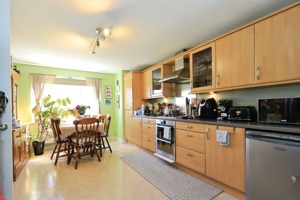 Property photo 2 of 22