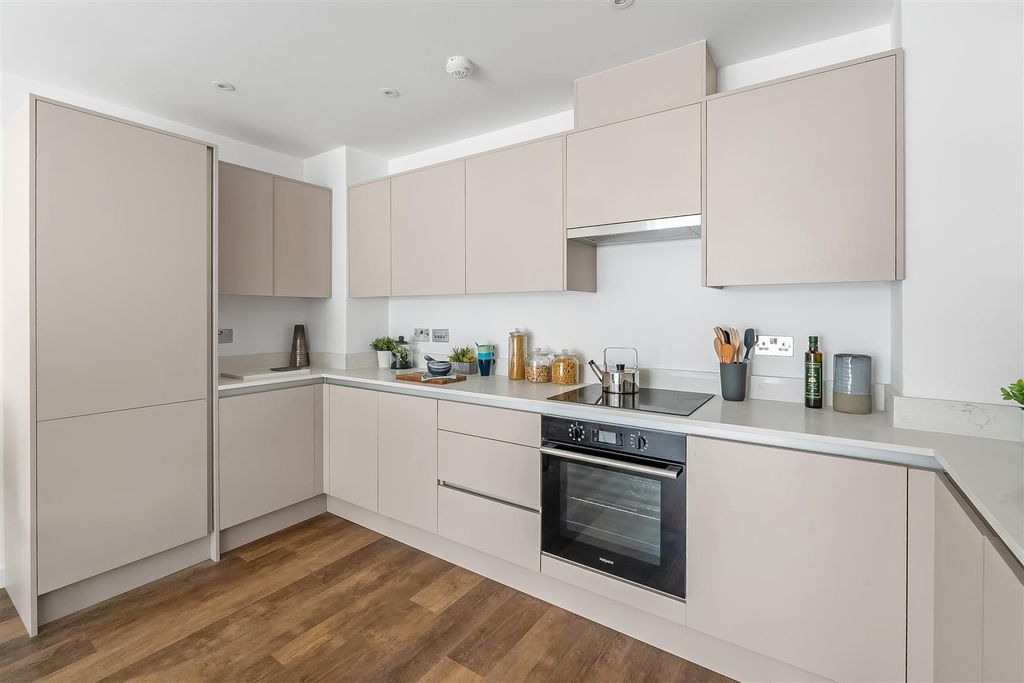 Property photo 3 of 9 19-Green-Yard-13.Jpg