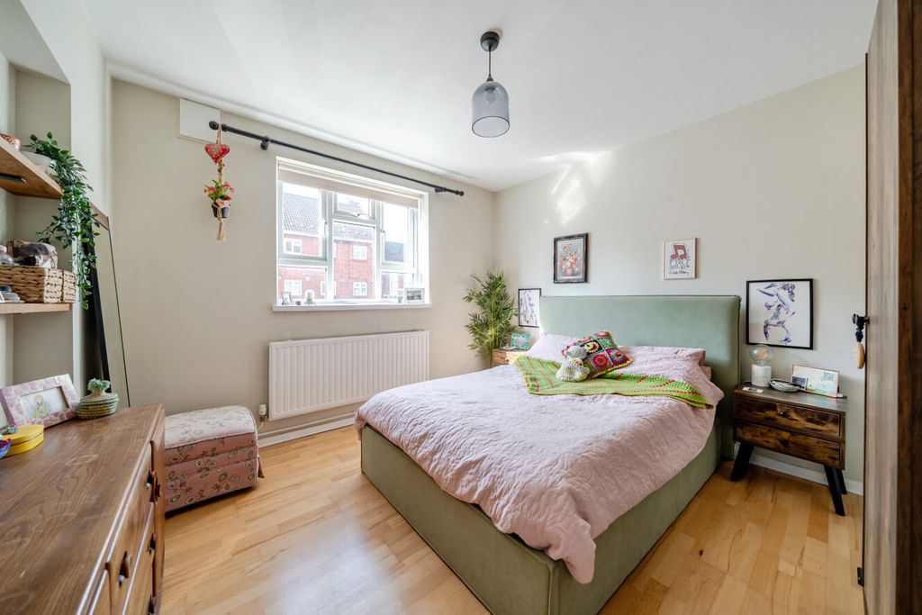 Property photo 3 of 22 1447700-22-69E73d...