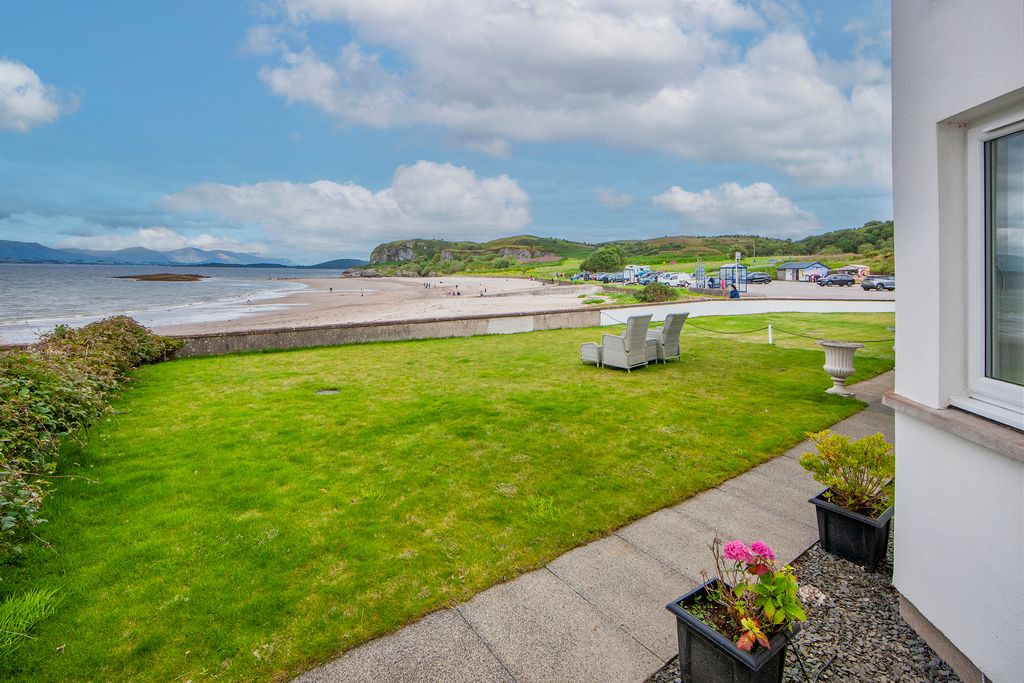 Property photo 2 of 22