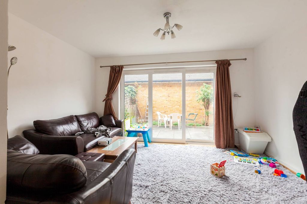 Property photo 1 of 5