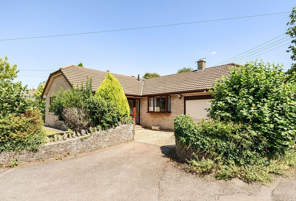 Property photo 1 of 23 Brockridge Lane