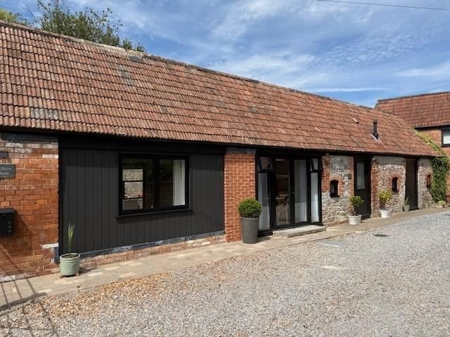 Property photo 1 of 30 Willow Barn