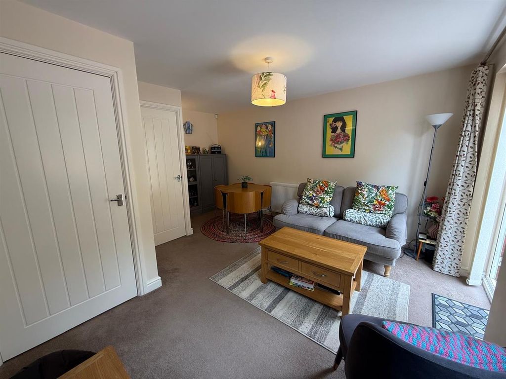 Property photo 3 of 18