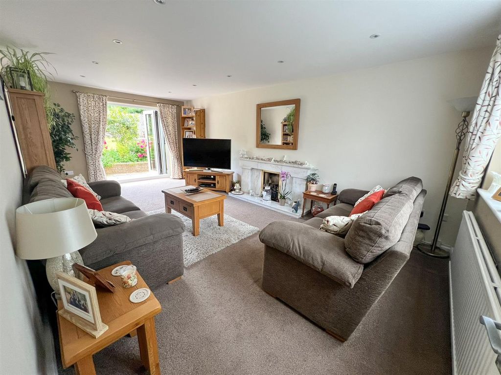 Property photo 2 of 22