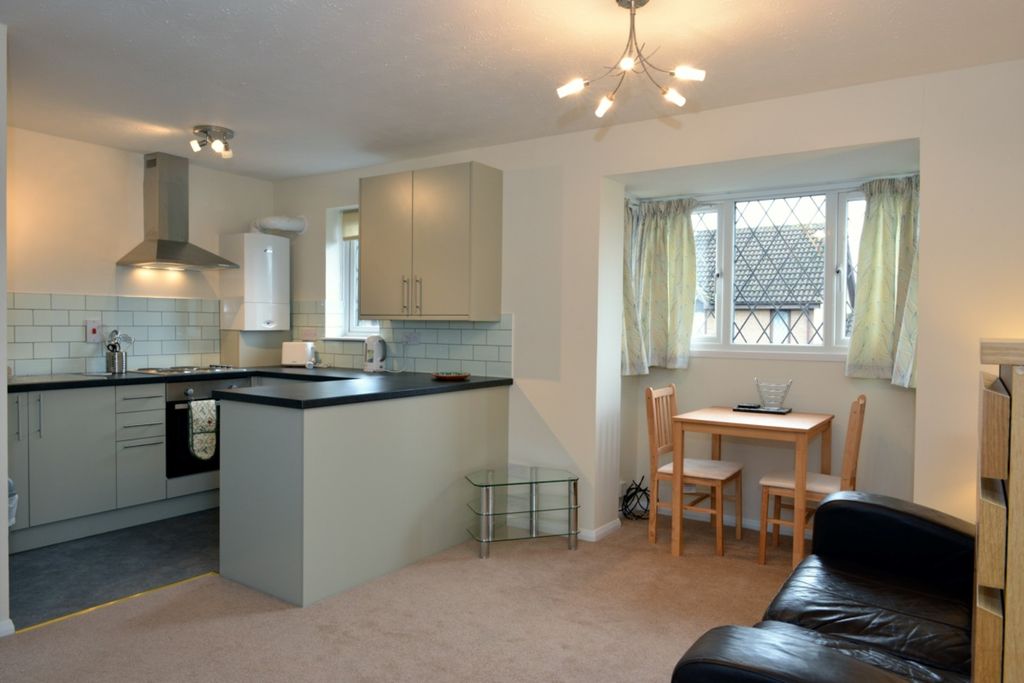 Property photo 3 of 5 Kitchen/Lounge