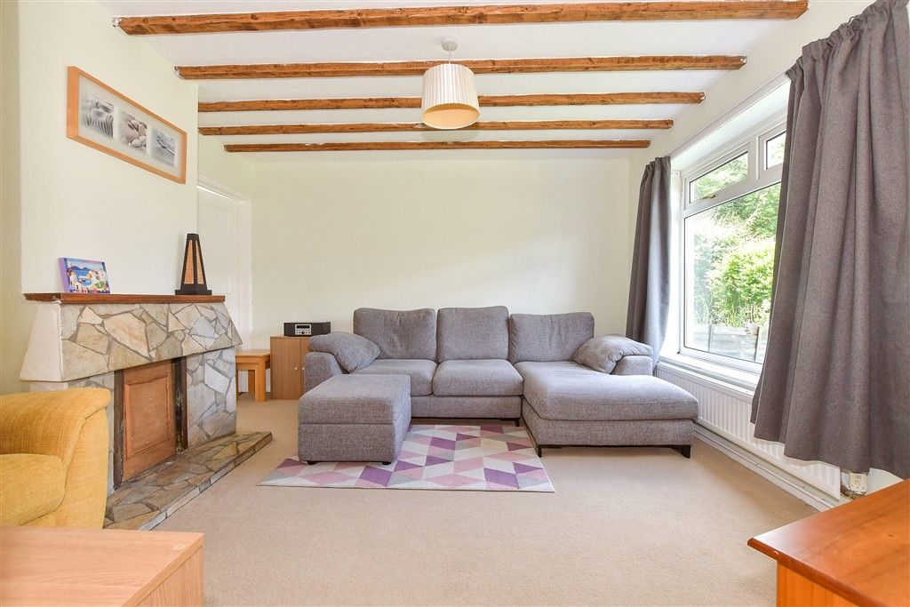 Property photo 3 of 10 Lounge