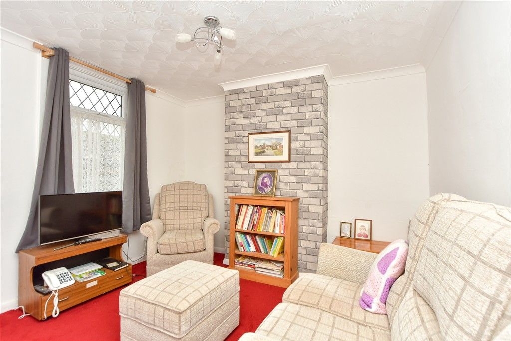 Property photo 3 of 8 Lounge