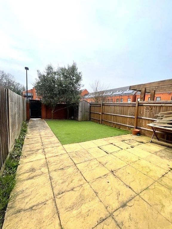 Property photo 3 of 19 Photo 12