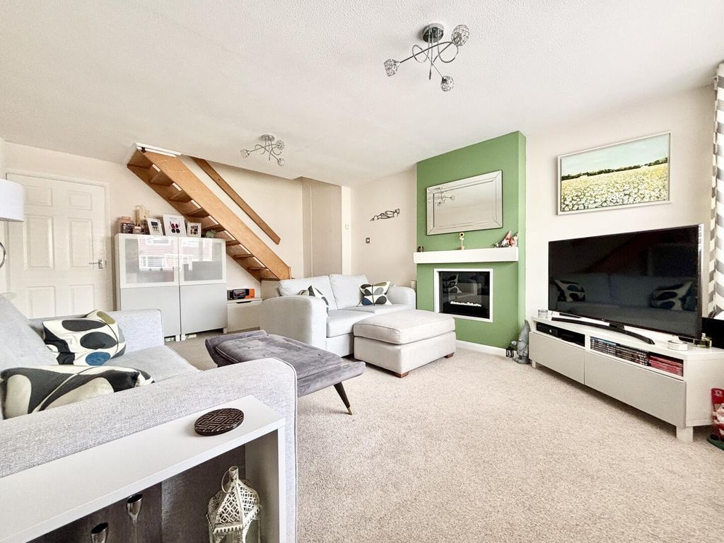 Property photo 2 of 20 Living Room