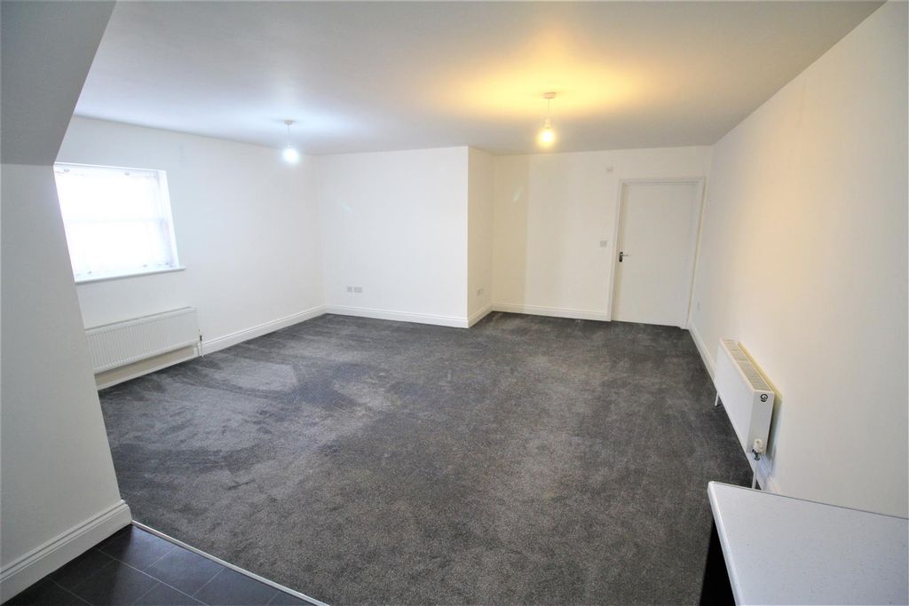 Property photo 2 of 7 Loung.Jpg