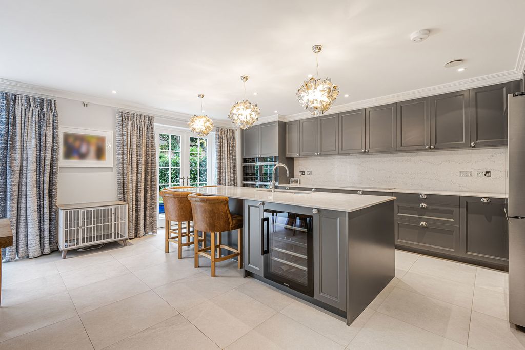 Property photo 2 of 67 Kitchen/Dining