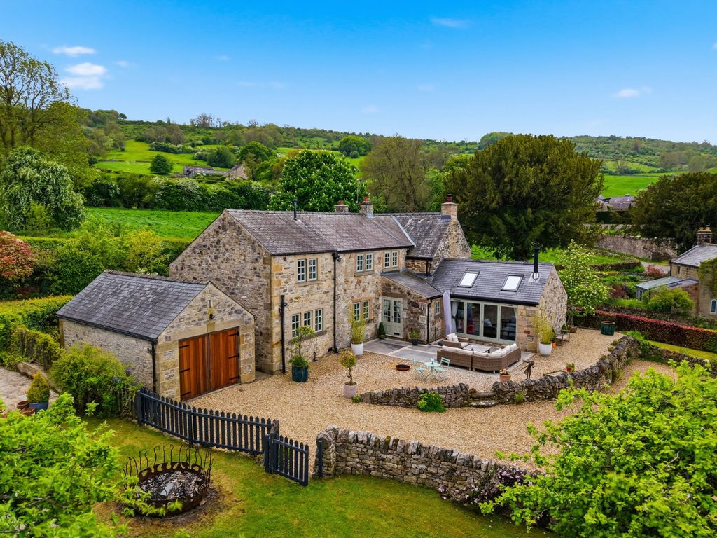 Property photo 1 of 53
