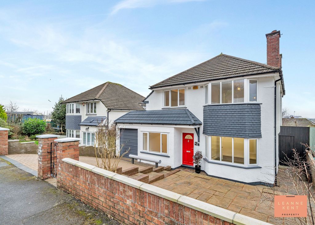 Property photo 1 of 52
