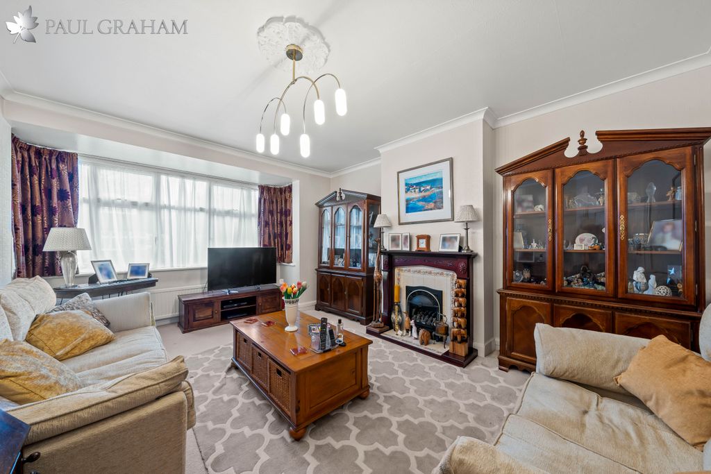 Property photo 3 of 16 Dsc01745