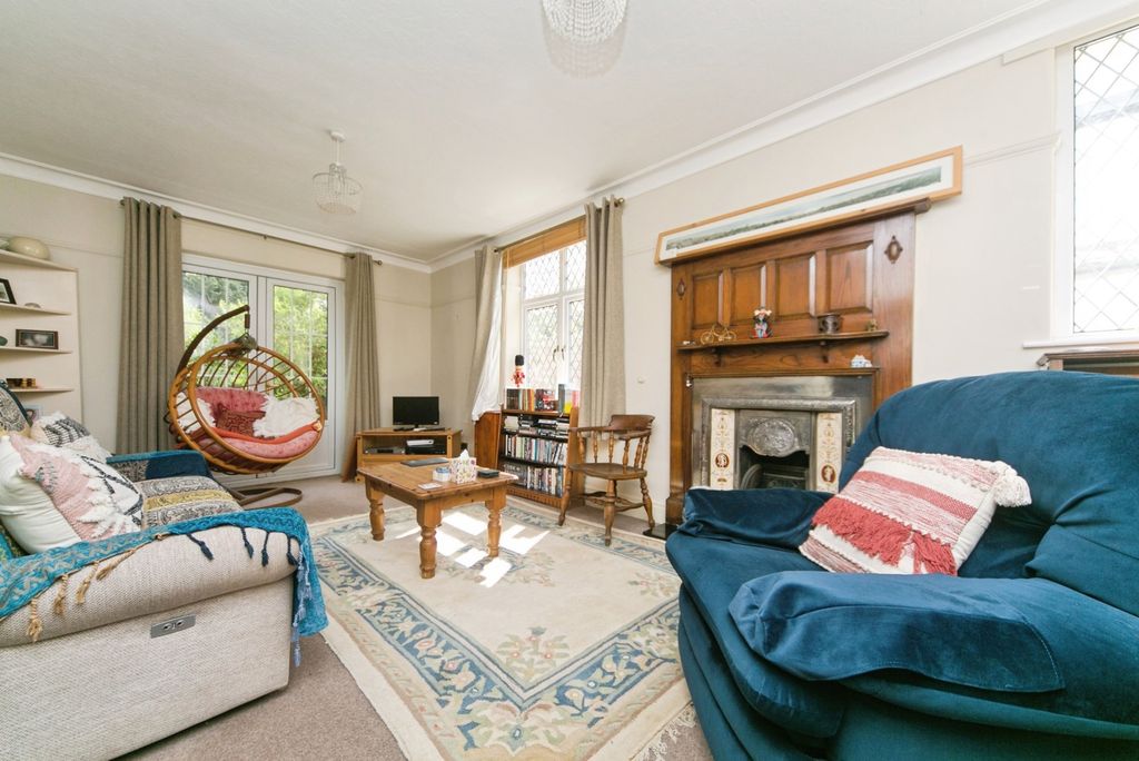 Property photo 2 of 21 Pbox-Img.Jpg