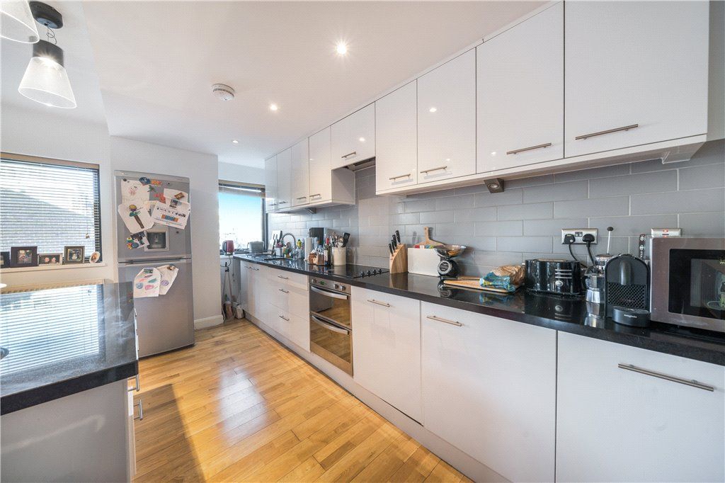 Property photo 2 of 18 Kitchen