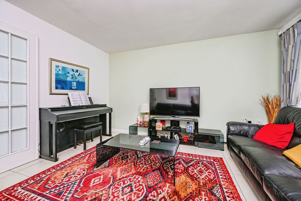 Property photo 3 of 14 Pbox-Img.Jpg