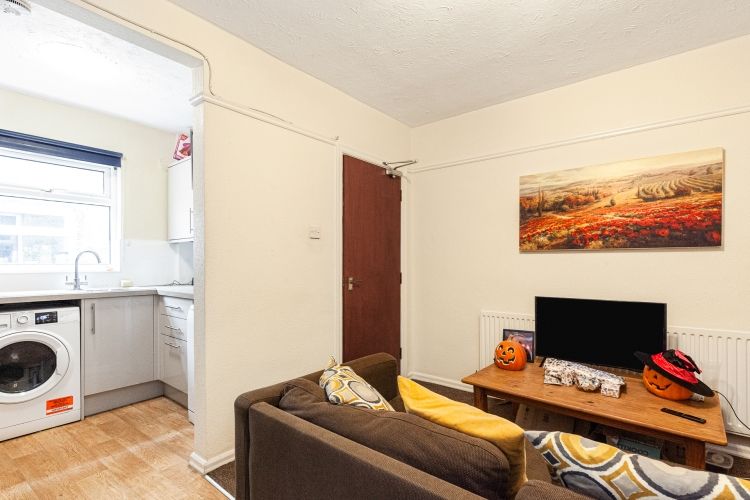 Property photo 3 of 16 307448