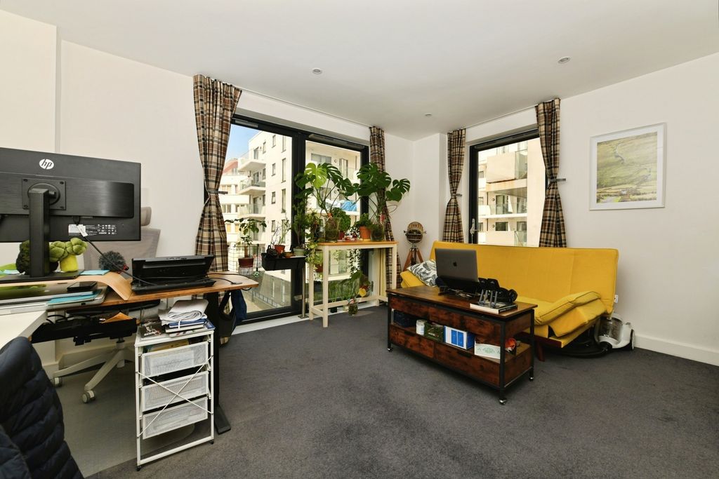 Property photo 2 of 9 Pbox-Img.Jpg