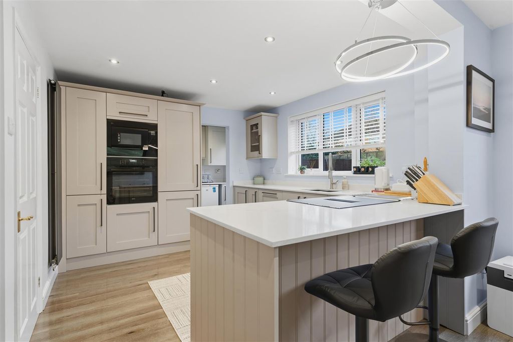 Property photo 2 of 22