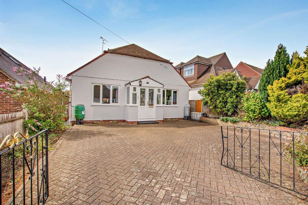 Property photo 1 of 18 External