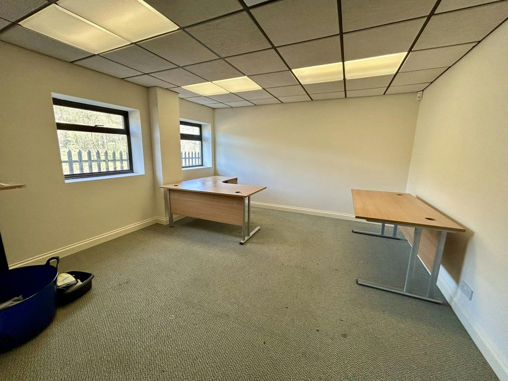 Property photo 3 of 7 Office