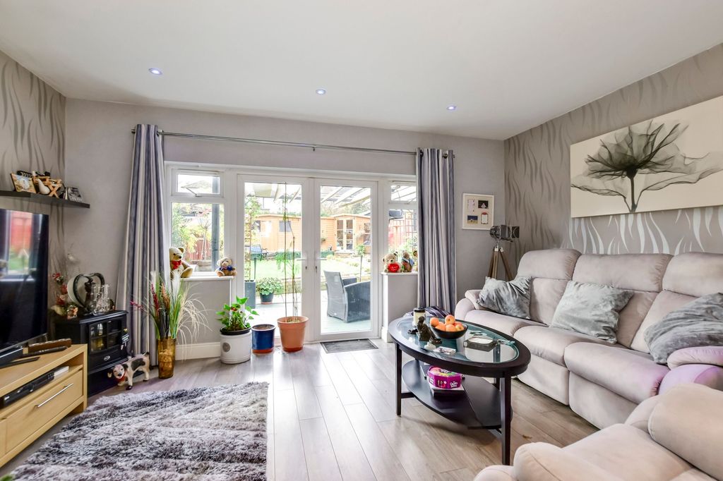 Property photo 2 of 24