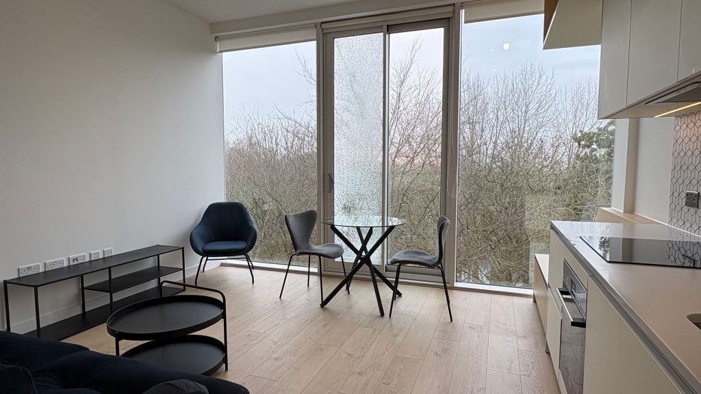 Property photo 1 of 17 Living Room