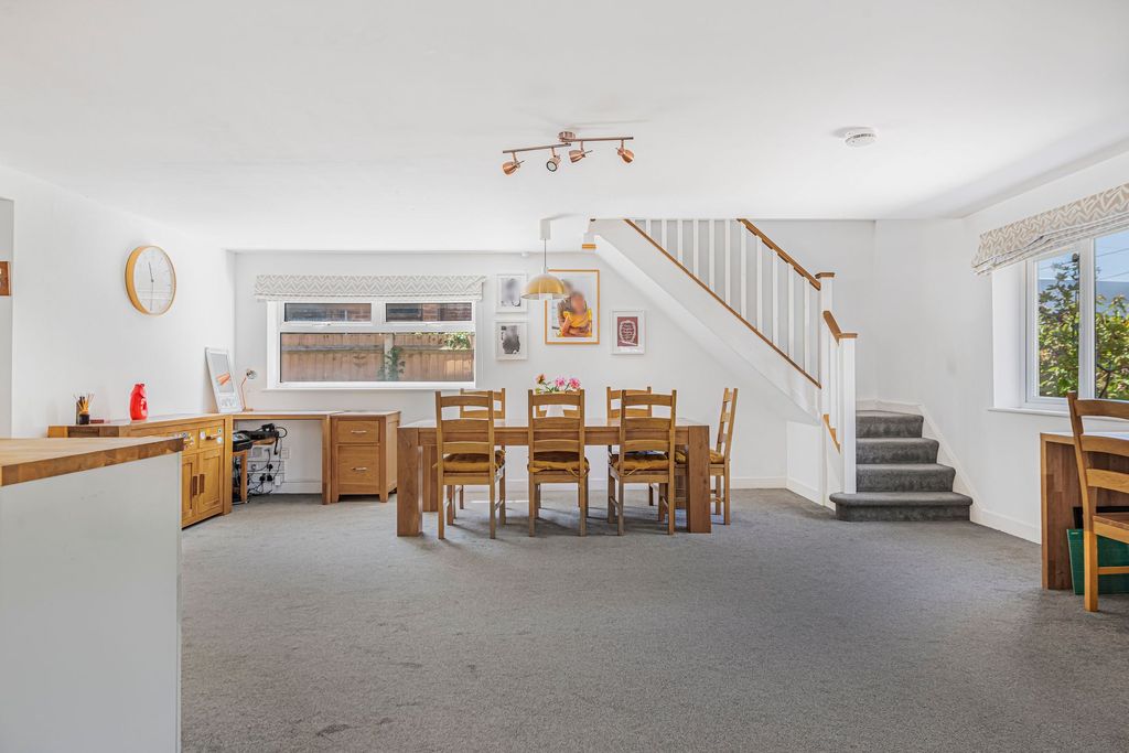 Additional image 7 of 5 bed detached bungalow for saleDryden Way, Liphook GU30
